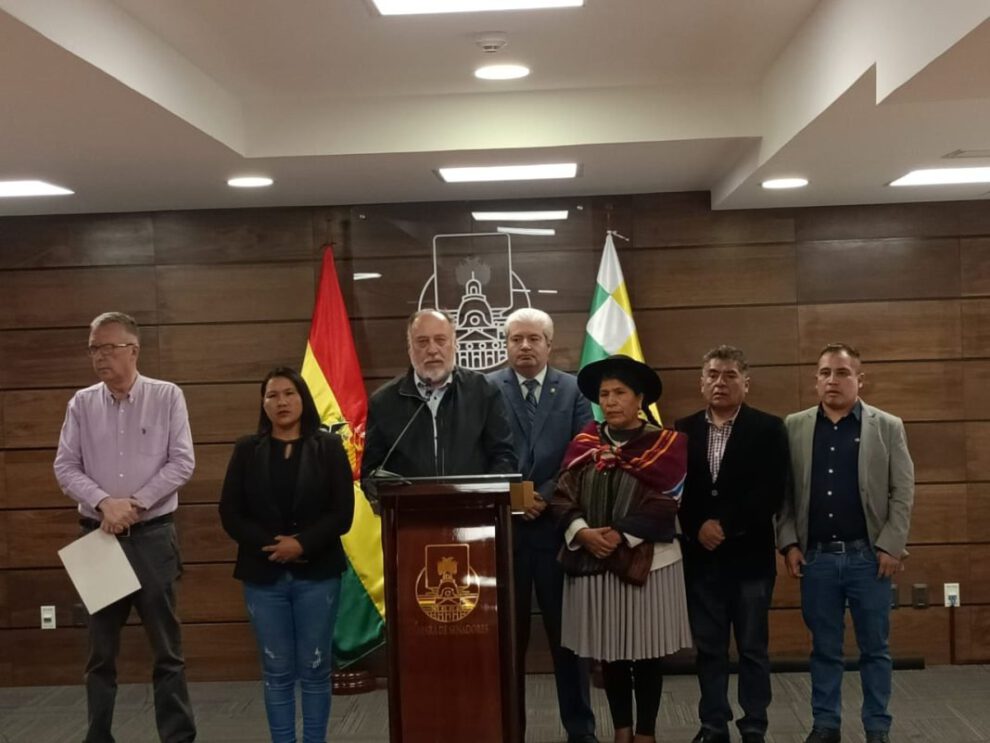 Parlamentarios de Comunidad Ciudadana exigen elecciones judiciales