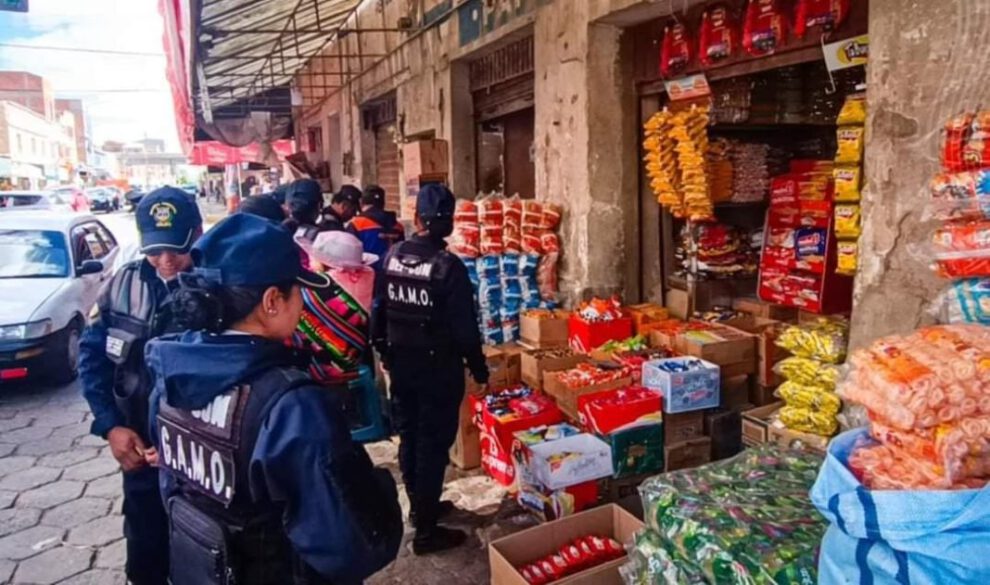 Avance ilegal de puestos comerciales en la calle Backovic