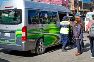 Controles de tarifas en el transporte urbano en Oruro