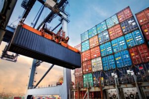 Déficit comercial en Bolivia mejora en septiembre de 2024