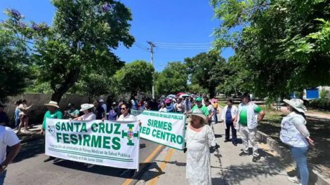 paro de trabajadores de salud en Santa Cruz