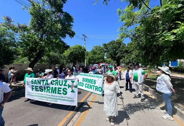 paro de trabajadores de salud en Santa Cruz