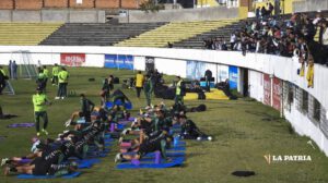 La práctica dominical de la selección boliviana en el estadio Rafael Mendoza Castellón