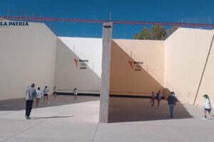 Torneo nacional de raqueta frontón en Oruro