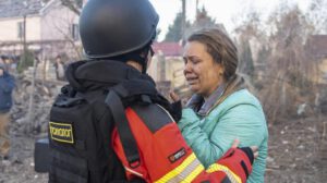 Ataque con misil ruso en Odesa deja al menos 10 muertos