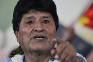 Evo Morales acusa a la prensa nacional de considerarlo enemigo número uno