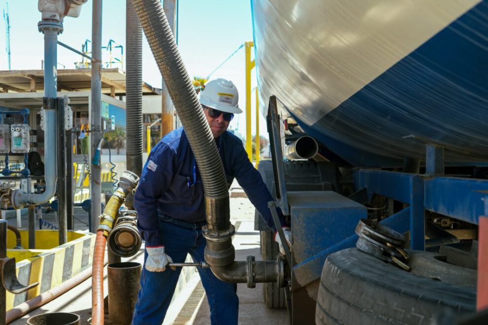 Importación de combustibles en Bolivia