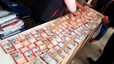 Felcc confisca dinero en Bolivia