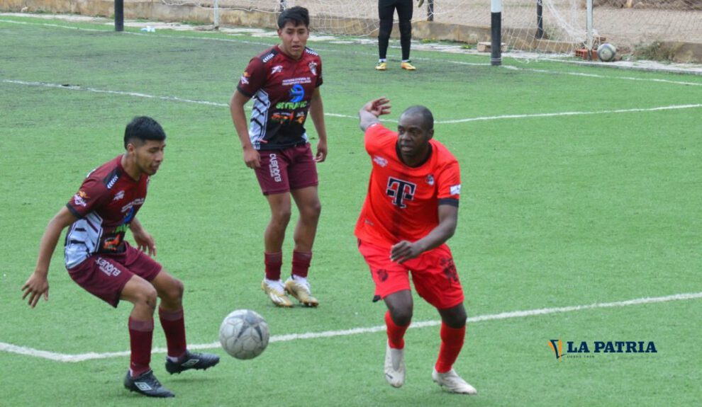 AFIZ derrota a Oruro Royal en la Primera A