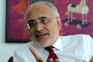 Carlos Mesa respalda ley que rechaza prórroga de magistrados judiciales