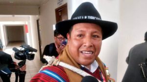 Campesinos de La Paz exigen regularizar diésel