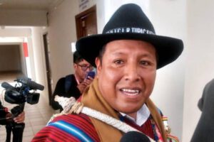 Campesinos de La Paz exigen regularizar diésel