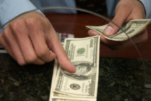 Remesas en Bolivia alcanzan $us100,44 millones en septiembre