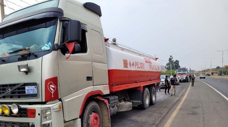 Intervienen camión cisterna que desviaba diésel en Santa Cruz