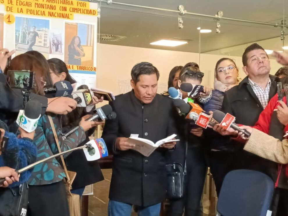 Santos Mamani critica a César Siles por desconocer la Constitución