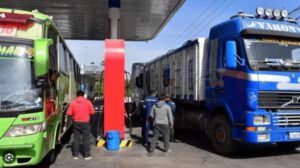 Crisis del diésel en Bolivia afecta al 70% de los transportistas
