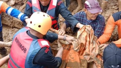 Corrimiento de tierra en Sumatra deja al menos 16 muertos