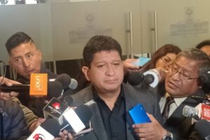 Presupuesto General del Estado: Senador dice que el documento está incompleto
