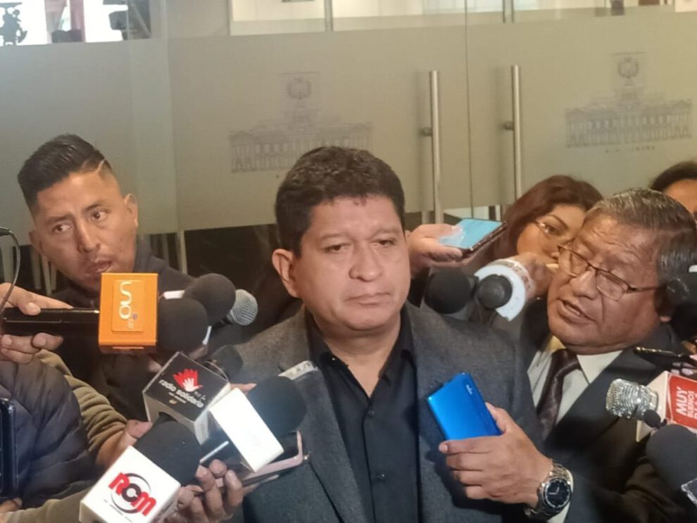 Presupuesto General del Estado: Senador dice que el documento está incompleto