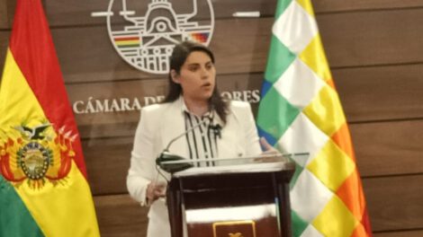 Desfalco millonario en Epcoro denunciado por Andrea Barrientos