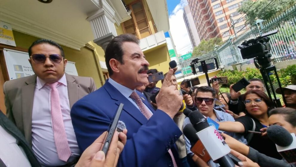 Habilitación de partido APB por Manfred Reyes Villa