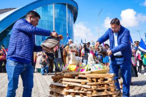 Luis Arce agradece a la Pachamama tras cambio de dirigencia en el MAS-IPSP