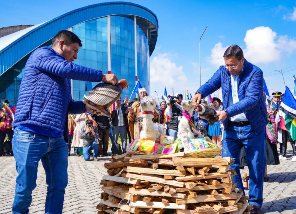 Luis Arce agradece a la Pachamama tras cambio de dirigencia en el MAS-IPSP