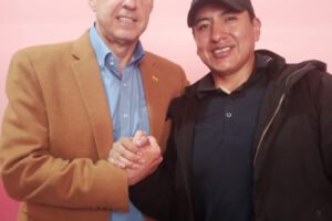 Tuto Quiroga visita a Pumari en el penal de Cantumarca