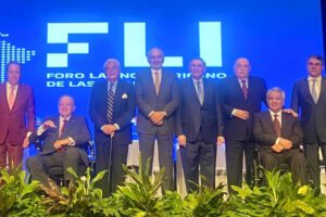 Inversión en educación destacada por Carlos Mesa en el Foro Latinoamericano de las Ideas
