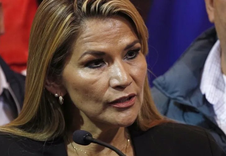 Jeanine Áñez critica competencia destructiva entre políticos desde prisión