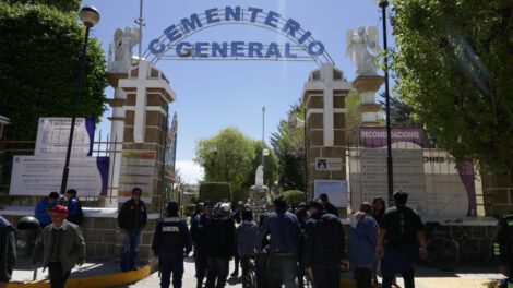 Cementerio General Oruro posterga exhumación de 80 restos por falta de logística