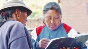 La senadora Andrea Barrientos critica la redistribución de escaños basada en un censo considerado fraudulento