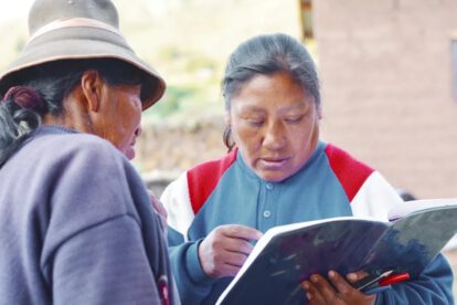 La senadora Andrea Barrientos critica la redistribución de escaños basada en un censo considerado fraudulento