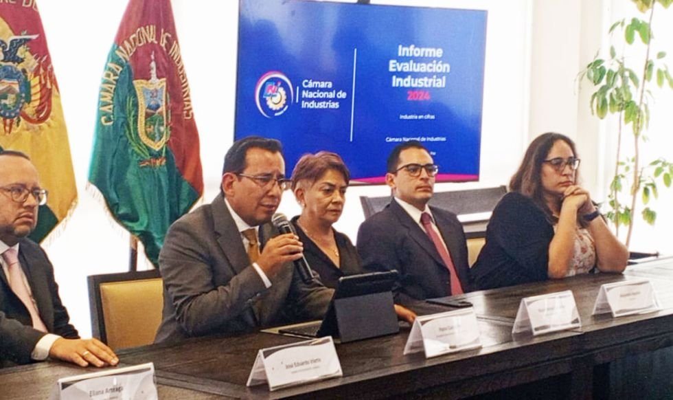 Cámara Nacional de Industrias advierte sobre recesión en 2024