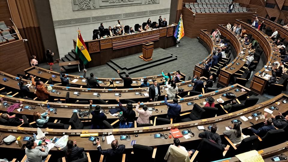 Incertidumbre en el receso parlamentario por falta de aprobación del presupuesto general del Estado 2025