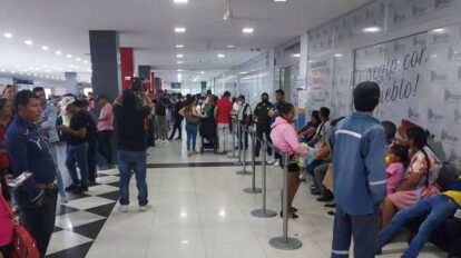 Largas filas en el Segip de Santa Cruz por la cédula de identidad