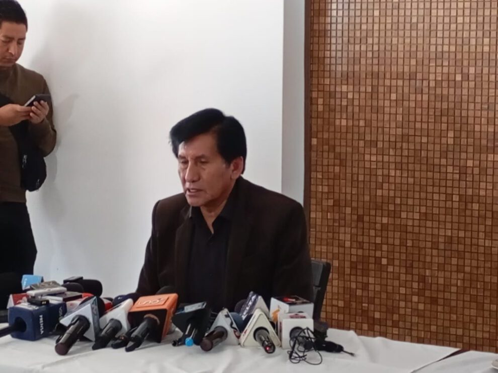 Senador Félix Ajpi critica la distorsión del objetivo de Emapa