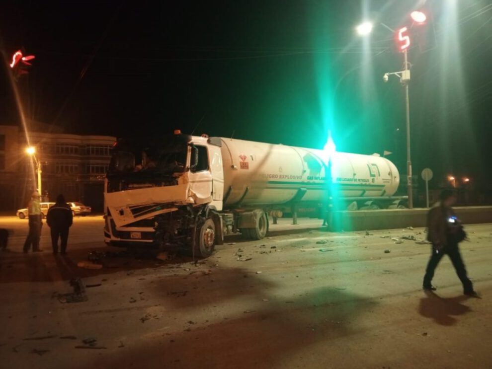 Conductor alcoholizado causa accidente en Oruro