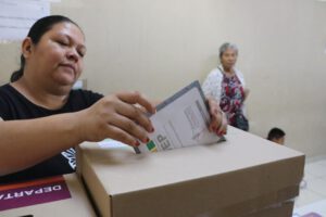 Elecciones judiciales en Bolivia concluyen sin incidentes