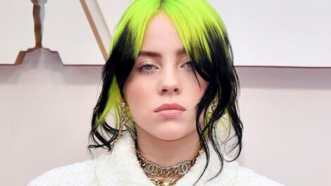 Billie Eilish recibe impacto en el rostro durante concierto en Arizona