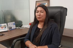 Crítica de Rosario García sobre el respaldo del FRI a Tuto Quiroga