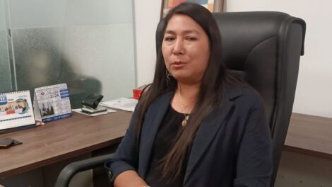 Crítica de Rosario García sobre el respaldo del FRI a Tuto Quiroga