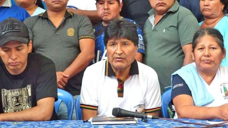 Evo Morales critica al gobierno en el Día de la Revolución Democrática y Cultural