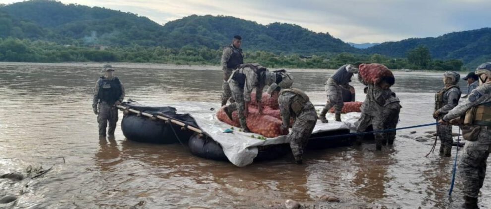 Parte de la mercancía ilegal decomisada en Bermejo