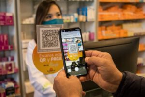 Códigos QR en transacciones financieras en Bolivia