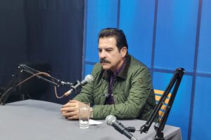 Manfred Reyes Villa busca unión con el pueblo y no con los políticos