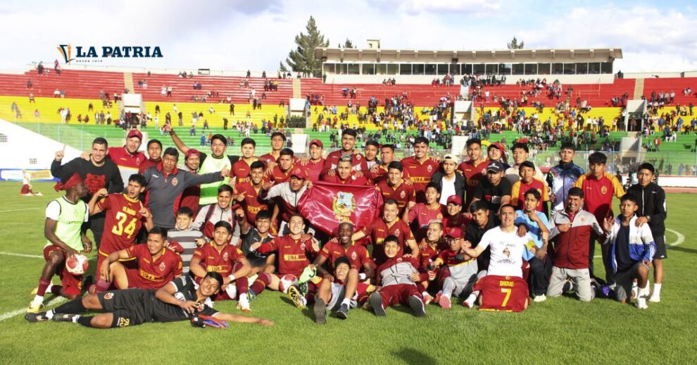 CDT Real Oruro celebra su ascenso a la División Profesional