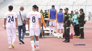 Thiago Ribeiro niega abandono de la cancha en Oruro