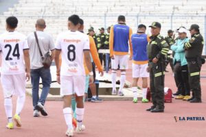 Thiago Ribeiro niega abandono de la cancha en Oruro