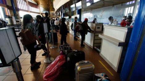 Retrasos en vuelos en el Aeropuerto Internacional de El Alto